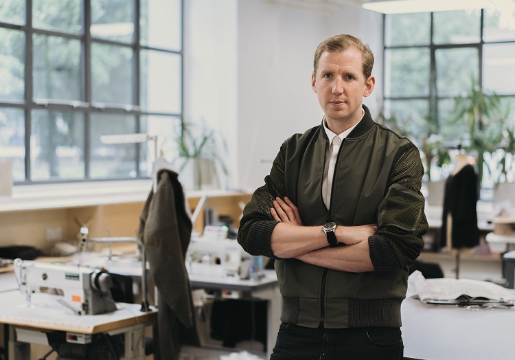 Raeburn at one with T.EVO